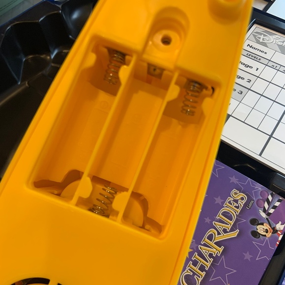 Disney Family Charades Game w/ Electronic Musical Clapboard Timer Mattel 2001 - Picture 7 of 15